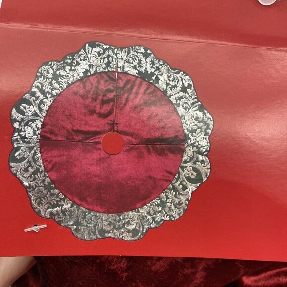 Christmas Tree Skirt 48" At Home Red Plush Green‎ Gold Trim Holiday Elegant - Picture 5 of 9